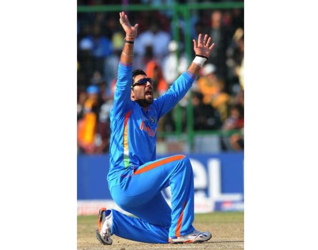 ২০১১ সালের ক্রিকেট বিশ্বকাপে আয়ারল্যান্ডের বিরুদ্ধে বল হাতে ম্যাজিক দেখান যুবরাজ। এই ম্যাচে একাই তিনি ৫টি উইকেট তুলে নেন। যা এক দিনের ক্রিকেটে তাঁর সর্বশ্রেষ্ঠ বোলিং পারফরম্যান্স। এ ছাড়াও এই ম্যাচে তিনি হাফ সেঞ্চুরি করে বিশ্বকাপে একটি ম্যাচে ৫ উইকেট ও ৫০ রান করার বিশ্ব রেকর্ড করেন।