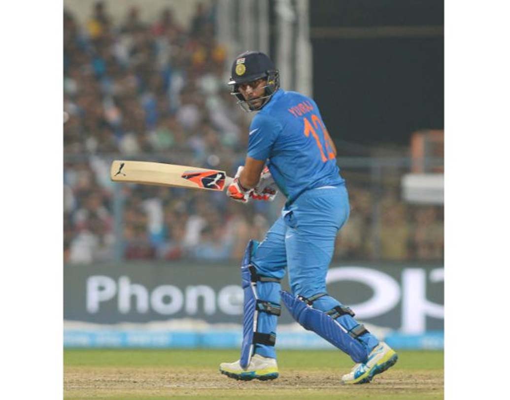 ২০১৩ সালে কটকে আস্ট্রেলিয়ার বিরুদ্ধে ৩৫ বলে ৭৭ রানের মারকুটে ইনিংস খেলেন। যা তাঁর আন্তর্জাতিক টি-টোয়েন্টি কেরিয়ারে সর্বোচ্চ ব্যক্তিগত রান।