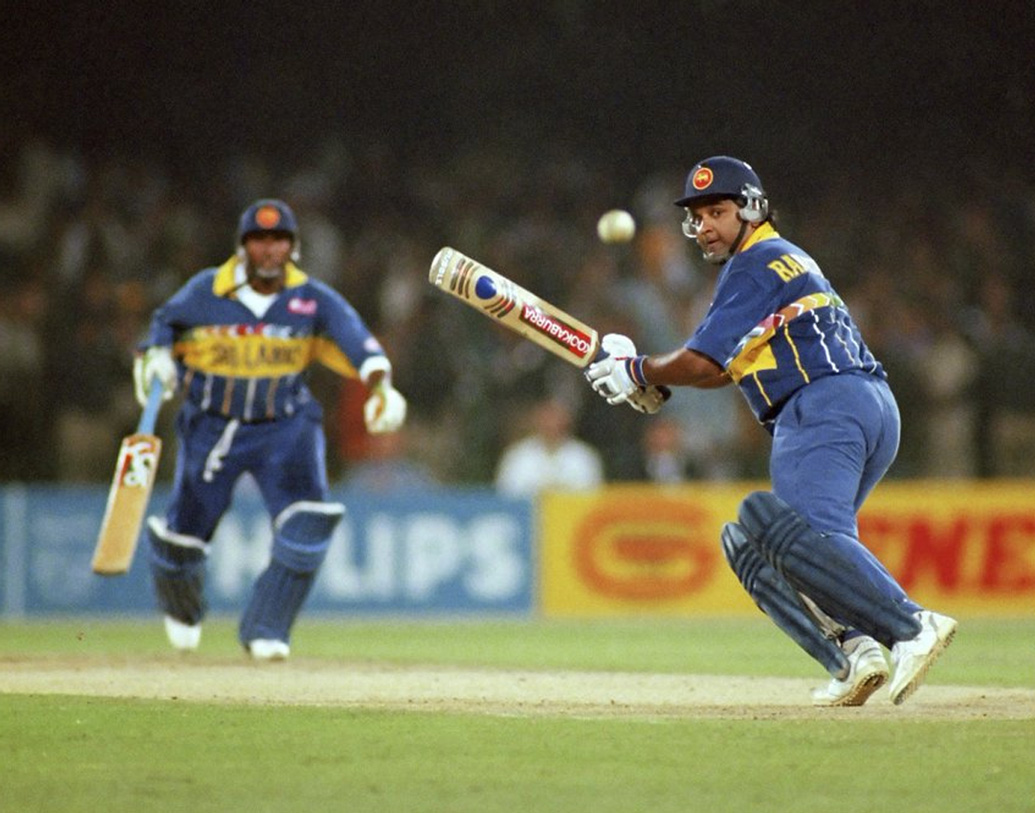 অর্জুন রণতুঙ্গার হাত ধরে ১৯৯৬ সালে খেতাব জিতেছিল শ্রীলঙ্কা। বিশ্বকাপের ৩০ ম্যাচে ৯৬৯ রান করেছেন, গড় ৪৬.১৪। ৬টি উইকেটও পেয়েছেন তিনি। ১৯৮৩ থেকে ১৯৯৯ পর্যন্ত বিশ্বকাপ খেলেছেন তিনি।