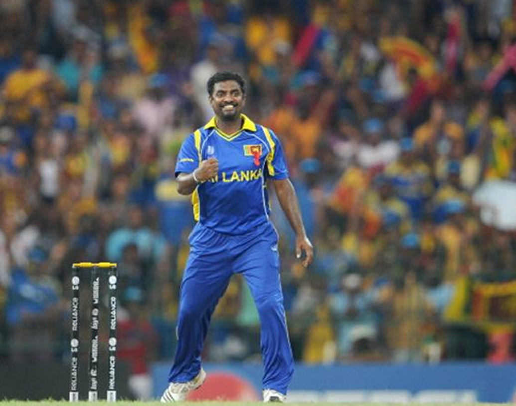 মুথাইয়া মুরলীধরন ১৯৯৬ থেকে ২০১১ পর্যন্ত সবকটি বিশ্বকাপে অংশ নিয়েছেন তিনি। এর মধ্যে রয়েছে তিনটি বিশ্বকাপের ফাইনালে পর্যন্ত খেলেছেন তিনি। ৪০ ম্যাচে ৬৮ উইকেট দখল করেছেন তিনি। গড় ১৯.৬৩। স্ট্রাইক রেট ৩০.৩।