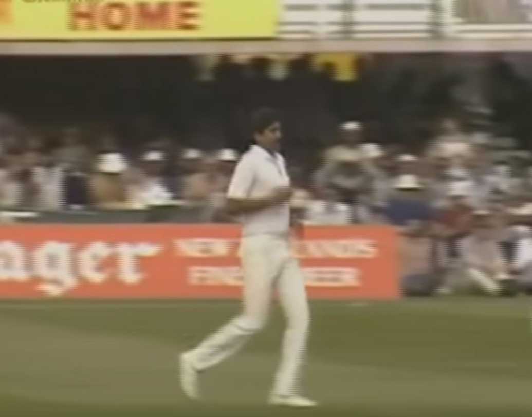 কপিল দেব নিয়েছিলেন মোট ৮টি ক্যাচ। উইকেট কিপার না হয়েও কপিল এতগুলো ক্যাচ ধরে চমকে দিয়েছিলেন। তার মধ্যে ফাইনালে স্যর ভিভের ক্যাচটি ছিল সেরা।