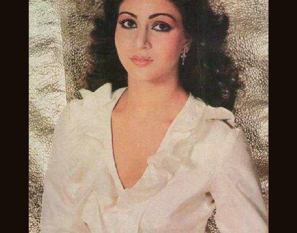 বাবার মৃত্যুর পর তিনি খুব ভেঙে পড়েছিলেন। তবুও ছবির কাজ চালিয়ে যান।