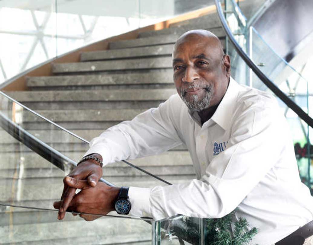 বিশ্বকাপের ফাইনাল ম্যাচে মোট ৫টি রান আউট হয়েছিল, যার মধ্যে ৩টি করেন স্যার ভিভ রিচার্ডস।