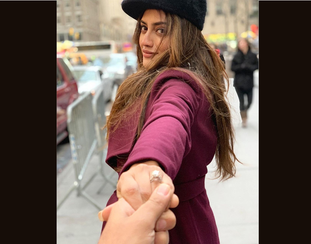 থিম অনুযায়ী বিয়ের নানা অনুষ্ঠানের পোশাক বেছেছেন নায়িকা। ইয়ট পার্টিতে থাকবে সামার ফাঙ্ক।