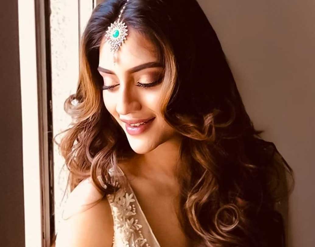 বিয়ের দিন মেনুতে থাকছে স্থানীয় কুইজ়িন এবং ভারতীয় খাবার। শোনা যাচ্ছে, বিয়ের পরে ইউরোপের কোনও জায়গায় মধুচন্দ্রিমায় যাবেন নব দম্পতি।