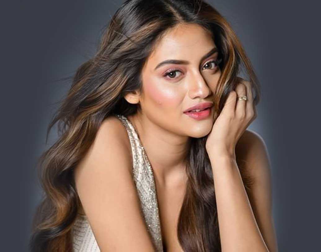 কলকাতায় ৪ জুলাই রিসেপশন হবে একটি পাঁচ তারা হোটেলে। সেখানে টলিউডের তারকা ও রাজনৈতিক ব্যক্তিত্বদের অনেকের উপস্থিত থাকার কথা।