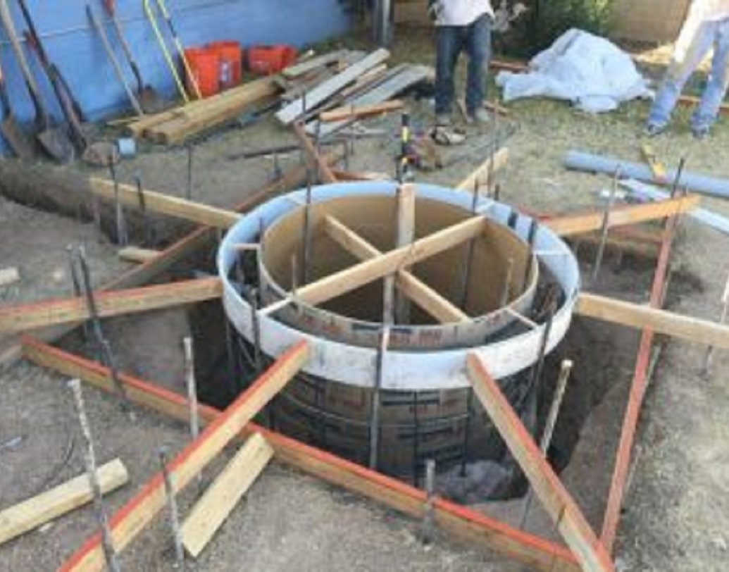 পরের দিন গিয়ে সুড়ঙ্গে খোঁজ পান একটি স্পাইরাল সিঁড়ির। কিন্তু সিড়ির হাল দেখে কেউ নীচে নামার সাহস দেখাননি। তাই নামার আগে প্রথমে সিঁড়ি সারানোর সিদ্ধান্ত নেন।