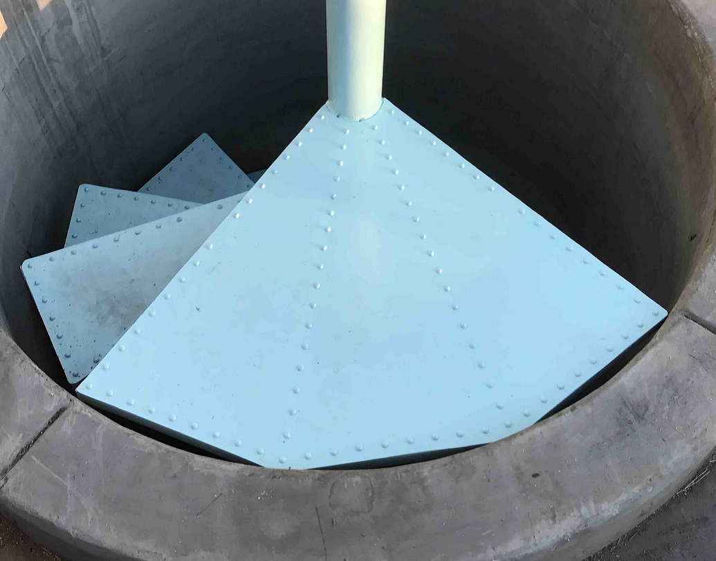 জানা যায় শুধু উইটেকার পুল নয়, লস অ্যাঞ্জেলসের ক্যরোলিনা পুলস নামক এক সংস্থা ১৯৬১ সালের মধ্যে প্রায় ৫০০টি নিউক্লিয়ার শেল্টার বানায়। জন ঠিক করেন, এই বাঙ্কারকে তিনি মিউজিয়ামে পরিবর্তিত করবেন। সেই মতো তিনি একটি ওয়েবসাইট খোলেন যেখানে সাধারণ মানুষের অনুদানে তিনি বাকি সংস্কারের কাজে নামেন।