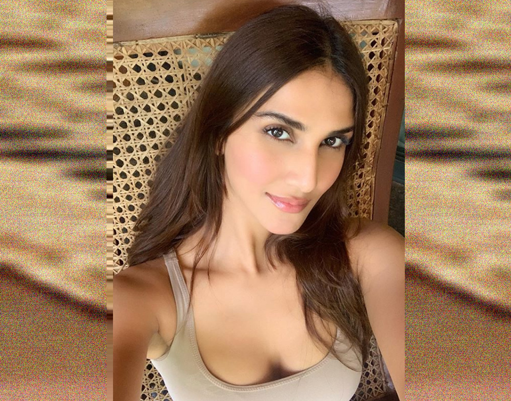 বলিউডে খুব বাছাই করা ছবিতে কাজ করেন তিনি। এখন ‘শামসেরা’ ছবির কাজে ব্যস্ত তিনি। বলিউডে আবারও নতুন ব্লকব্লাস্টার্স ছবি নিয়ে আসবেন তিনি, মনে করছেন দর্শকরা।  