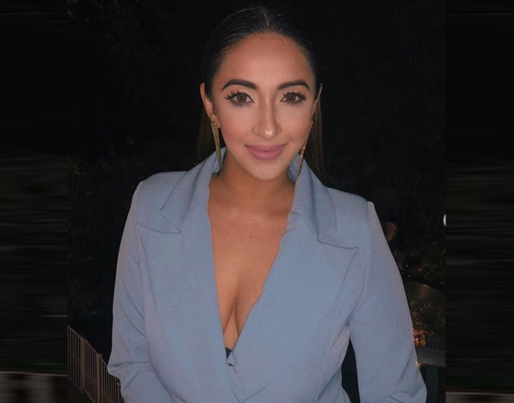 এই ক্রিকেটার ভারতের বিশ্বকাপ দলের সদস্য। বিতর্কও তৈরি হয়েছিল তাঁকে ঘিরে। সব বাধা পেরিয়ে দলে সুযোগ পেয়েছেন তিনি। তখন নাকি পাশে পেয়েছিলেন আকাঙ্ক্ষাকে।