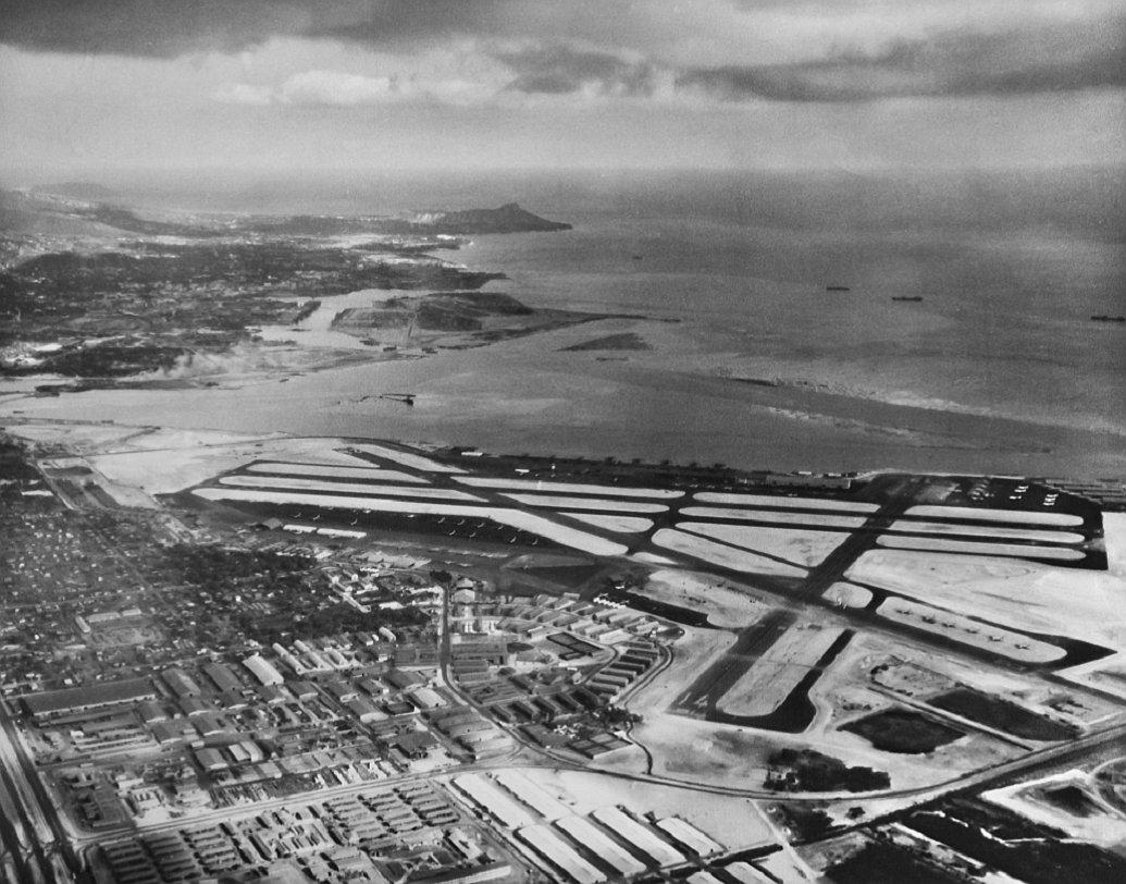 পৌনে ৫টা নাগাদ কন্ট্রোল রুম বুঝে যায়, ফ্লাইট ১৯-সহ বাকি বিমানগুলির কোনও খোঁজ পাওয়া যাচ্ছে না। বিকেল সাড়ে পাঁচটা নাগাদ রেডারে একবার দেখা যায় ফ্লাইট ১৯-কে। তারপর রেডিও যোগাযোগ বন্ধ হয়ে যাওয়ায় আর যোগাযোগ করা সম্ভব হয়নি।