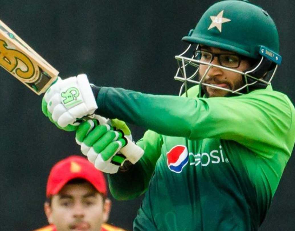 রোহিতের সঙ্গে থাকবেন ইমাম উল হক। অস্ট্রেলিয়ার বিরুদ্ধে ৫৩ রান করার পরে লেগস্টাম্পের বাইরের বল তাড়া করতে গিয়ে আউট হন ইমাম। ওয়েস্ট ইন্ডিজের বিরুদ্ধে রান না পেলেও পরের দুই ম্যাচে বেশ ভাল খেলেছেন। তাই আমাদের দলের ওপেনার তিনিই।