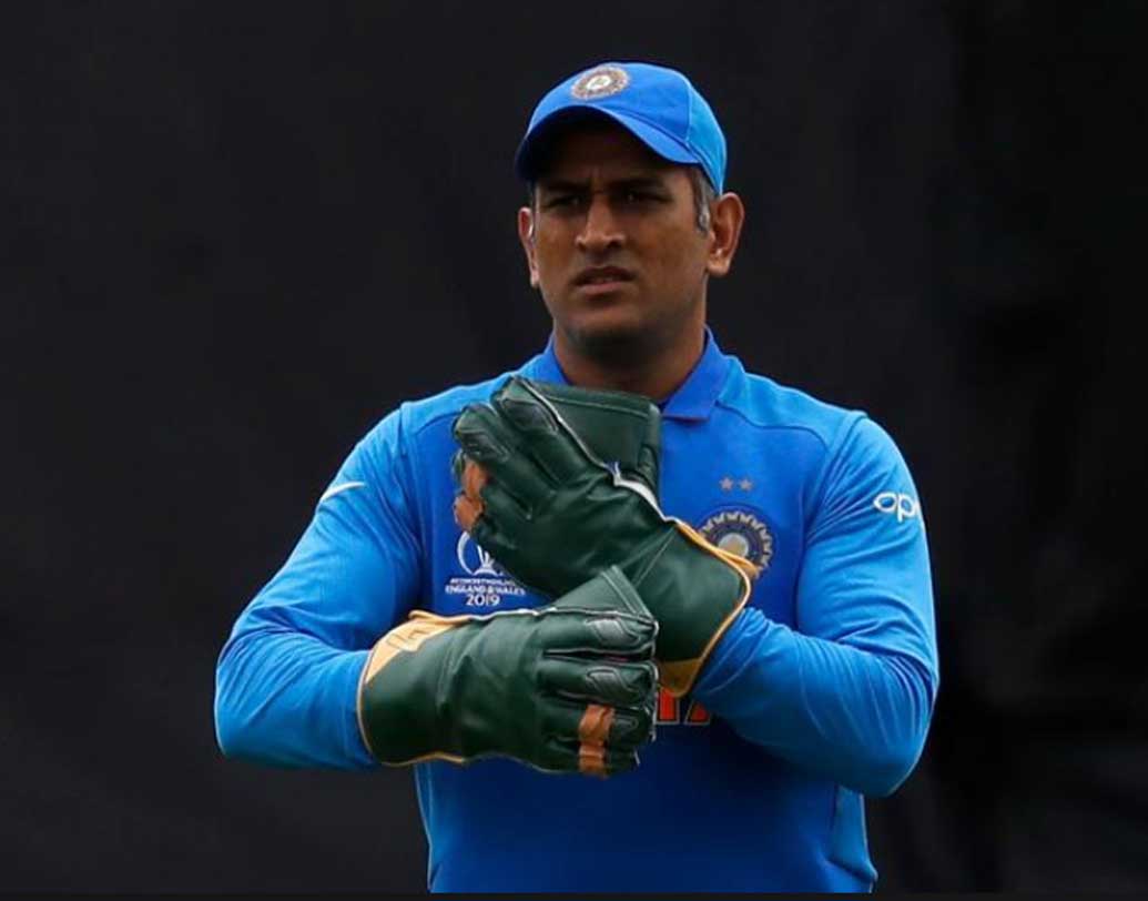 ছ’নম্বরে থাকছেন ওয়ান অ্যান্ড ওনলি মহেন্দ্র সিংহ ধোনি। ২০১৭ এবং ২০১৮ সালে ধোনির পারফরম্যান্স খুব একটা ভাল ছিল না। তবে ২০১৯টা বেশ ভাল কাটছে তাঁর। বিশ্বকাপের প্রথম ম্যাচে দক্ষিণ আফ্রিকার বিরুদ্ধে মাঠে নেমে নতুন বিশ্বরেকর্ড করেন ধোনি। তিনি প্রথম উইকেট রক্ষক, যিনি ৬০০টি আন্তর্জাতিক ইনিংসে উইকেট কিপিং করলেন।