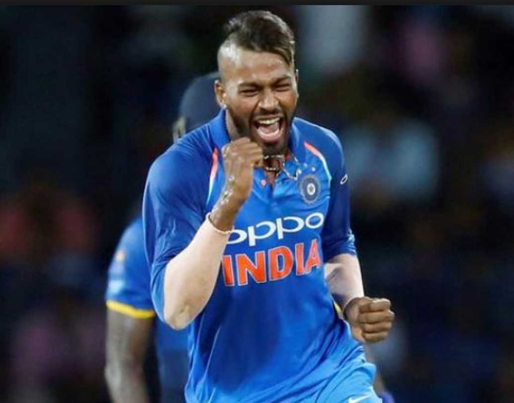 কিংবদন্তী অলরাউন্ডার কপিল দেবের সঙ্গে ইতিমধ্যে তুলনা টানা হয় হার্দিকের। যদিও এই তুলনা হার্দিকের অপছন্দ। এখনও পর্যন্ত ৪৭টি ওয়ান ডে খেলেছেন হার্দিক। তাঁর ব্যাটিং গড় ৩০.৫৩। টেস্ট সেঞ্চুরিও রয়েছে। তাঁর ওয়ান ডের বোলিং গড় ৪১.৯৭। উইকেট ৪৪টি। তিনি এই দলের সাত নম্বরে থাকছেন।