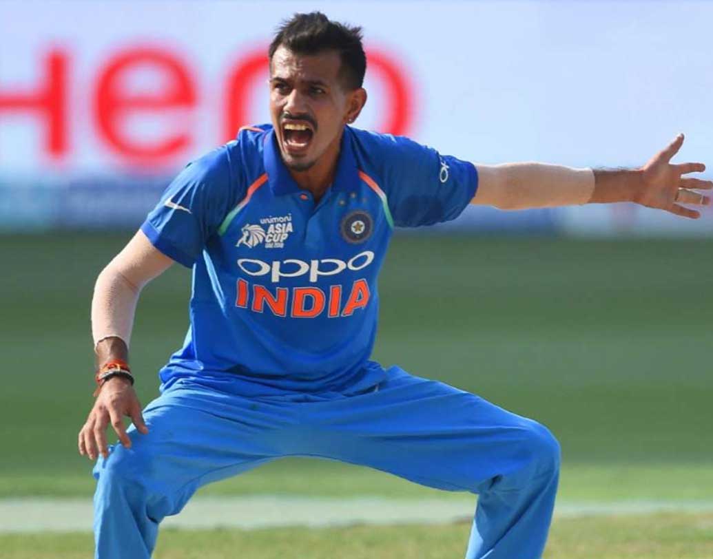 বিশ্বকাপে অভিষেক ম্যাচেই ৫১ রানে চার উইকেটে নিয়েছেন যুজবেন্দ্র চহাল। অস্ট্রেলিয়ার বিরুদ্ধে ডেভিড ওয়ার্নার এবং গ্রেন ম্যাক্সওয়েলের উইকেট নিয়ে ভারতের জয়ের লক্ষ্যে এগিয়ে দিয়েছিলেন। চহালের লেগ-স্পিন সব সময়েই প্রতিপক্ষের ভয়ের কারণ।