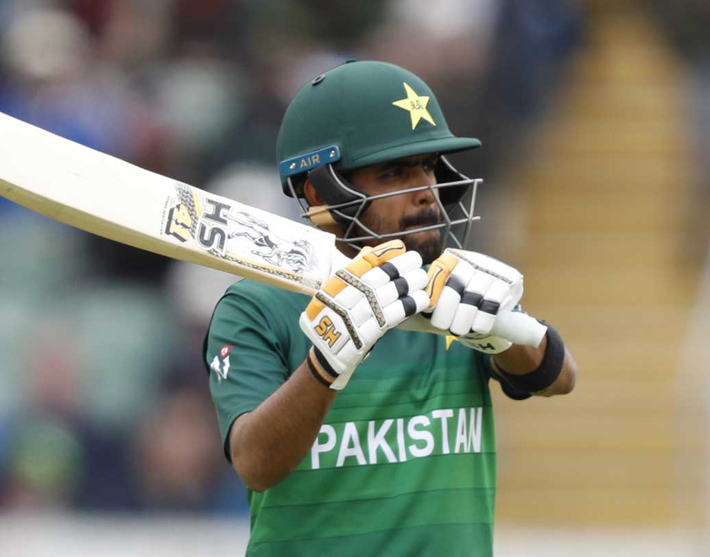 বাবর আজম- দলে এখনও বিশেষ ছাপ ফেলতে পারেননি। তবে অনেক ম্যাচ জেতানো ইনিংস খেলেছেন। আজকের ম্যাচে তাঁর ব্যাট চলে কি না সেটাই দেখার।