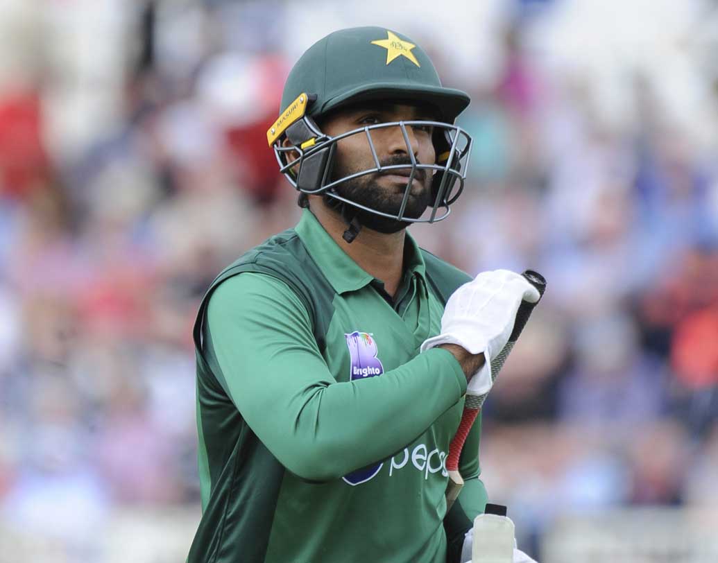 আসিফ আলি- স্লগ ওভারে ভয়ঙ্কর হয়ে উঠতে পারেন এই টেল এন্ডার। মারকুটে ব্যাটসম্যান হিসাবে পরিচিত আসিফ ম্যাচের মোড় যে কোনও মুহূর্তে ঘুরিয়ে দেওয়ার ক্ষমতা রাখেন। ম্যাচের স্পটলাইট যে কোনও সময়ে কেড়ে নিতে পারেন ১৩১.৪৮ স্ট্রাইক রেটের এই হার্ড হিটার।