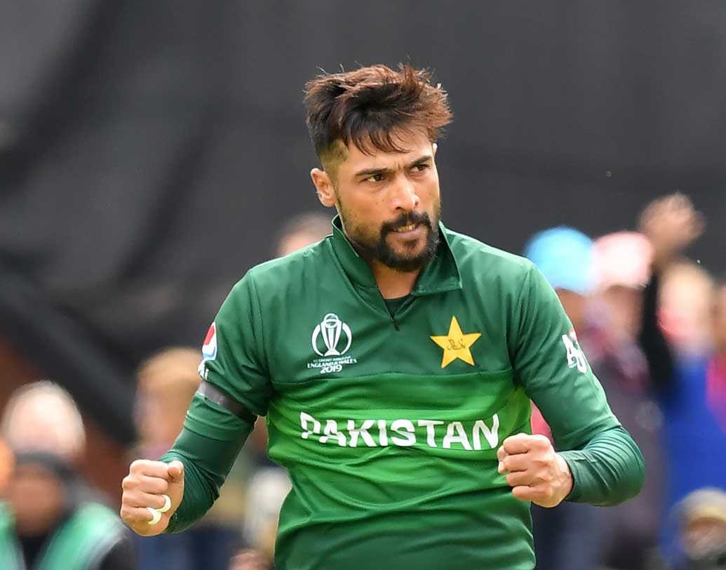 মহম্মদ আমির- দলের পেস আক্রমণের মূল অস্ত্র আমির। গতি এবং সুইংয়ের মেলবন্ধনে বিপক্ষের ব্যাটিং লাইনআপকে ধ্বংস করে দিতে পারেন এই পেসার। পাক শিবিরের ‘পাওয়ার হাউস’ আমির কি পারবেন রোহিত, বিরাটদের পরাস্ত করতে। সেইদিকেই তাকিয়ে সরফরাজরা।