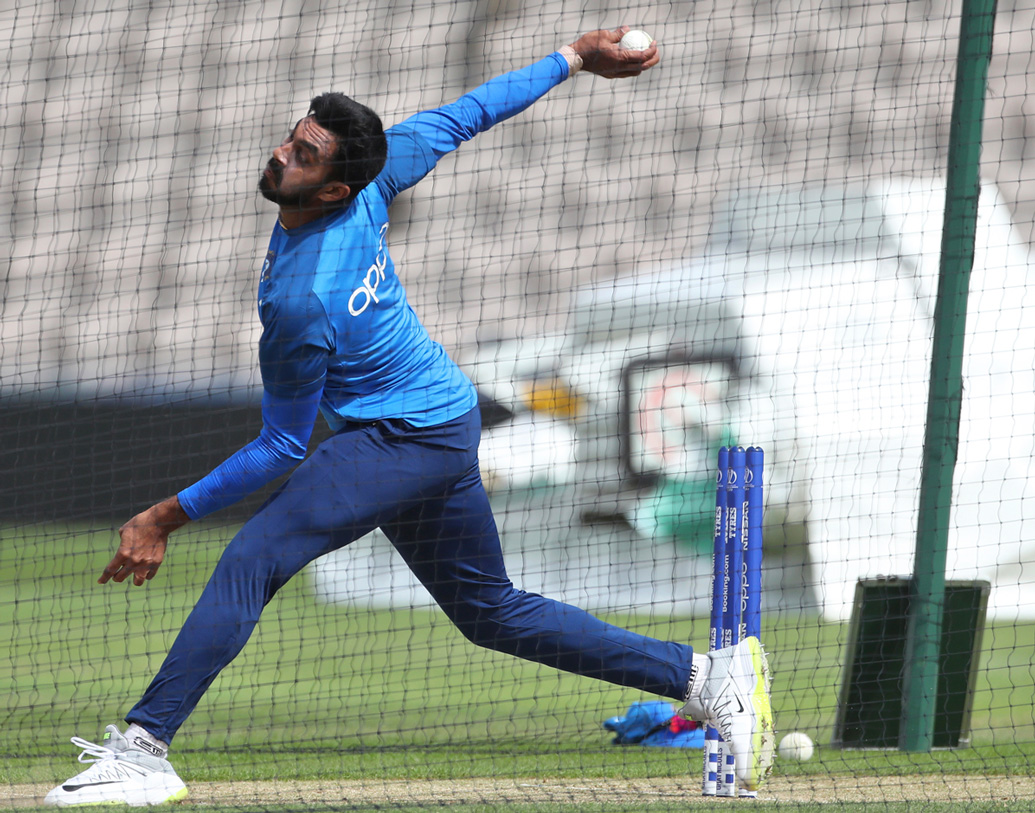 শিখর ধওয়নের চোট তাঁর জন্য দরজা খুলে দিলো। বিজয় শঙ্কর চার নম্বরে সুযোগ পেলেন । অলরাউন্ডার হওয়ার সুবাদে তাঁর বোলিং কাজে লাগবে দলের।