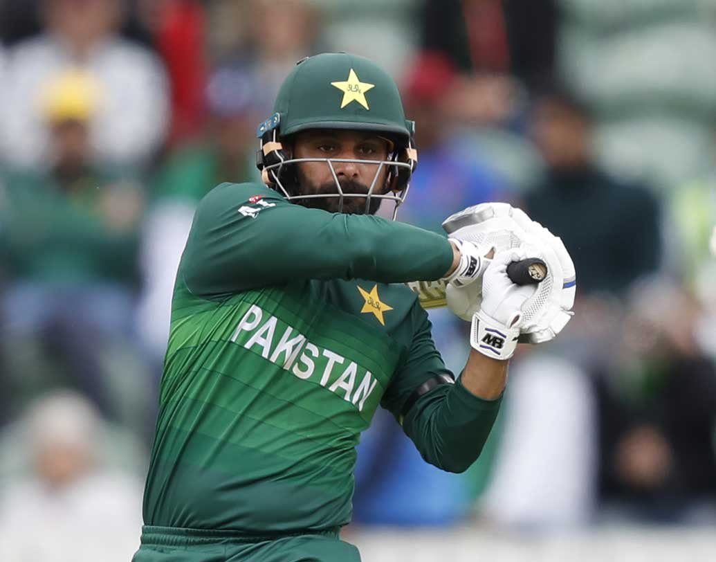 মহম্মদ হাফিজ: পাকিস্তানের অন্যতম অল রাউন্ডার। ব্যাট-বলে পাকিস্তানের অন্যতম শক্তি অভিজ্ঞ হাফিজ। বিশ্বকাপে ইংল্যান্ডের বিরুদ্ধে ম্যান অফ দ্য ম্যাচ হন। দল চাপে পড়লে ম্যাচ বের করতে হাফিজের জুড়ি মেলা ভার।