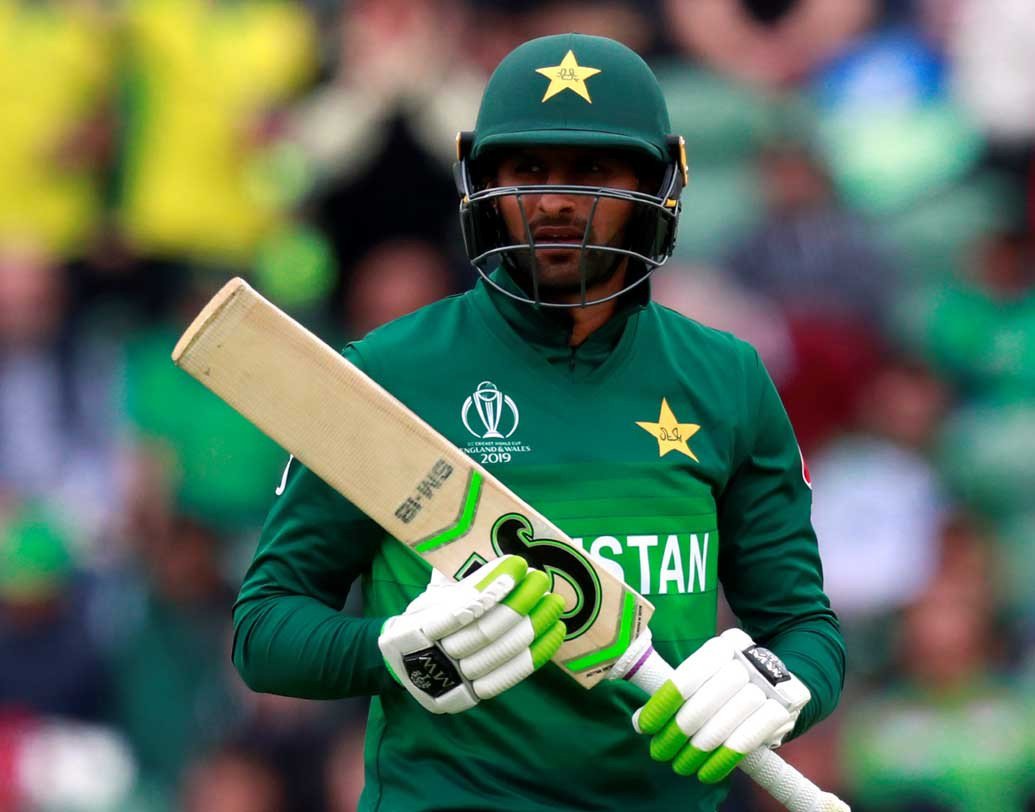 শোয়েব মালিক: দলের সবথেকে অভিজ্ঞ এবং নির্ভরযোগ্য অলরাউন্ডার। ব্যাট হাতে তিনি যে কোনও মুহূর্তে ভয়ঙ্কর হয়ে উঠতে পারেন। বল হাতেও বিপক্ষকে নাস্তানাবুদ করতে সক্ষম। আজকের ম্যাচে মালিকের পারফরম্যান্স অন্যতম ফ্যাক্টর হয়ে দাঁড়াতে পারে পাকিস্তানের ম্যাচ জেতার ক্ষেত্রে।