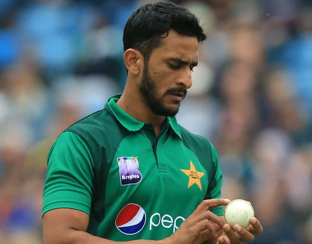 হাসান আলি: পাকিস্তানের পেস আক্রমণের অন্যতম অস্ত্র হাসান ভালই বল করছেন বিশ্বকাপে। তিনি আজ কেমন বল করেন সেদিকে তাকিয়ে পাকিস্তান।