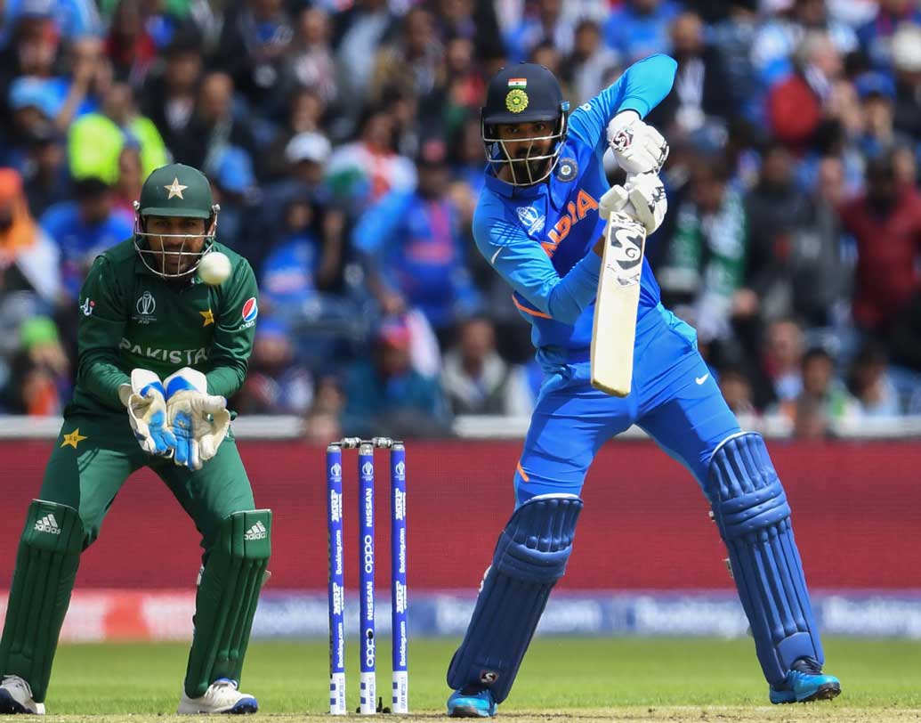 রাহুল: ৭৮ বলে ৫৭ রান। শিখর ধবনের অভাব বুঝতেই দেননি। মহম্মদ আমিরের বলকেও দুর্দান্ত সামলেছেন। ছবি: এএফপি।