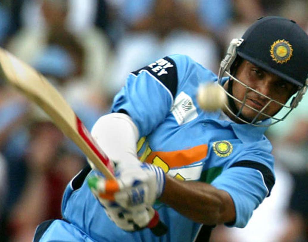 সৌরভ গঙ্গোপাধ্যায় প্রথম ভারতীয় হিসেবে কোনও নক আউট ম্যাচে শতরান করেন (কেনিয়ার বিরুদ্ধে)।