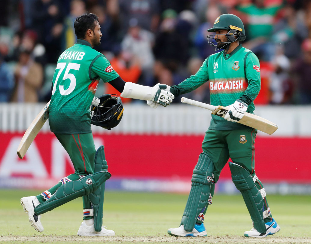 লিটন দাসের দায়িত্বশীল ব্যাটিং দেখার পর অনেকেই বলাবলি করছিলেন, তাঁকে প্রথম এগারোর বাইরে রেখে এত দিন বিশ্বকাপে কেন খেলেছে বাংলাদেশ? শাকিবের সঙ্গে মিলে করেছেন ১৮৯ রান। তাতে লিটনের নিজের অবদান ৬৯ বলে ৯৪ রান।