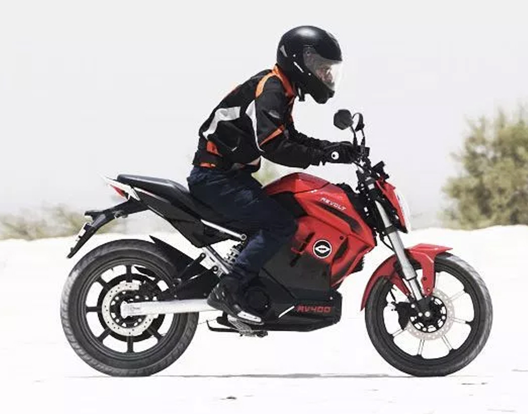 বাইকটির নানা মোড রয়েছে চালকের বাইক চালানোর ধরনের উপর ভিত্তি করে। ইলেকট্রিক বাইক বলে ‘নাক উঁচু’ ভাবনা ভেঙে দিতে এই বাইকটিতে রয়েছে ইঞ্জিনের সাউন্ড অন অফের বোতাম। ইঞ্জিন সাউন্ড ‘অন’ করা মাত্রই ইলেকট্রিক বাইকও গর্জে উঠবে পেট্রলচালিত মোটরবাইকের মতো।