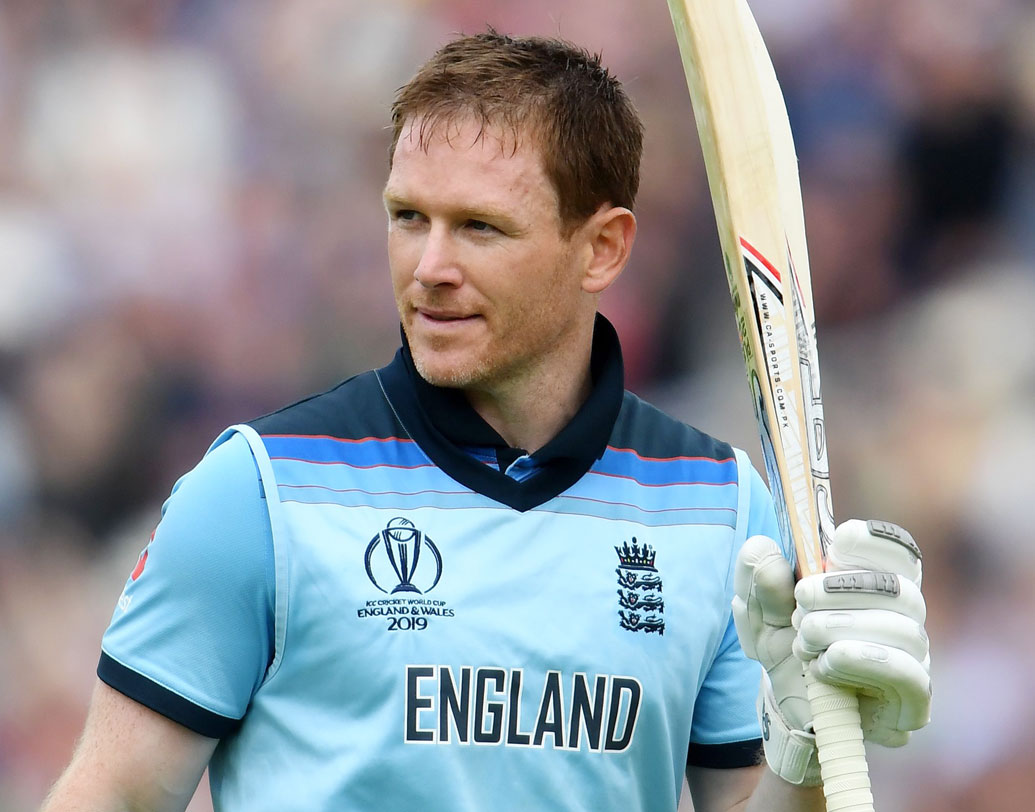 একটা নয়, দু’টো দেশের হয়ে সর্বোচ্চ পর্যায়ের ক্রিকেট খেলেছেন অইন মর্গ্যান। প্রথমে আয়ারল্যান্ড ও পরে ইংল্যান্ডের জার্সিতে। জন্ম আয়ারল্যান্ডের ডাবলিনে। সে দেশের হয়ে ২৩টি ওয়ান ডে-তে ৭৪৪ রান করেছেন এই বাঁ-হাতি। ২০০৯-এ বিশ্ব টি-২০তে ইংল্যান্ডের হয়ে খেলার ডাক মেলে। তখন থেকে ইংল্যান্ডের জার্সিতে ২২৭ ওডিআই-তে করেছেন ৭২২৬ রান।