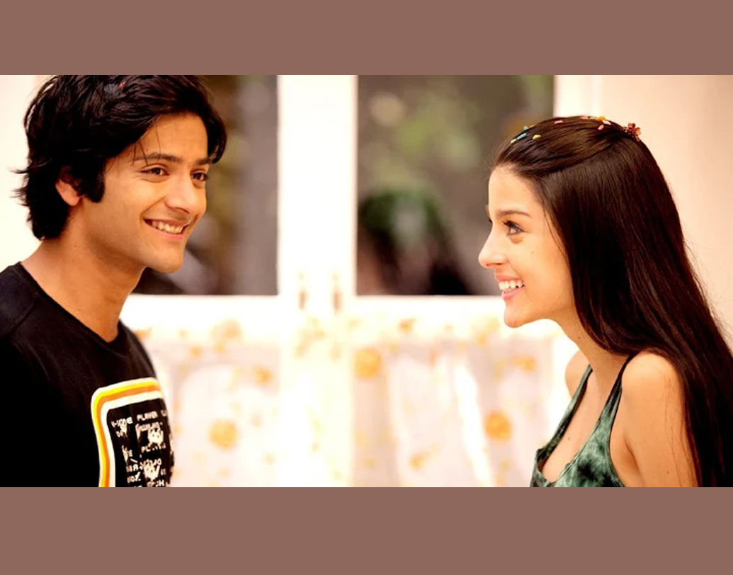 ‘লভ আজ কাল’-এর পর জিজেলির কাছে সুযোগ আসে শাহরুখ খানের প্রযোজনা সংস্থার ফিল্মে কাজ করার। রোশন আব্বাসের সেই ফিল্মের নাম ‘অলওয়েজ কভি কভি’। আলি ফয়জলের সঙ্গে এক ঝাঁক নতুন মুখ। ছিলেন জিজেলিও। তবে ২০১১-র সেই ফিল্ম তেমন সাড়া ফেলেনি।