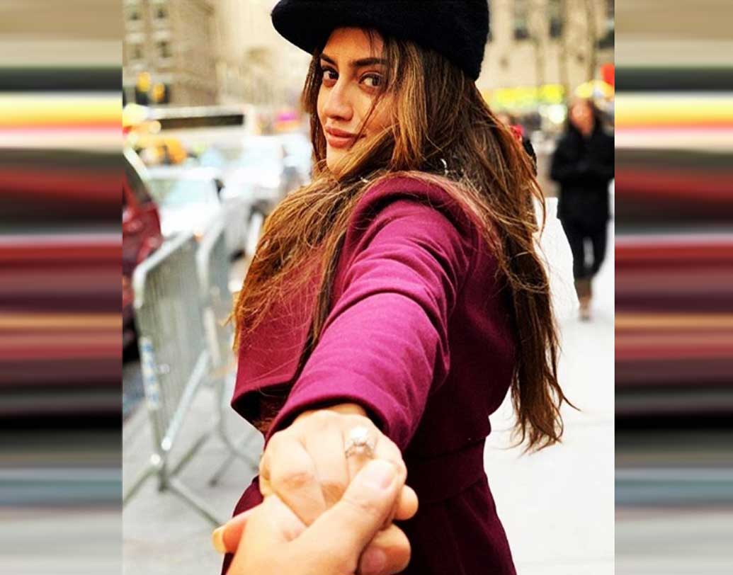 নিখিল এবং নুসরত দু’জনেই সোশ্যাল মিডিয়ায় খুবই সক্রিয়। তবে একে অপরের ছবি শেয়ার করার ব্যাপারে এখনও বেশ রাখঢাক রেখেই এগোচ্ছেন দু’জনে। ফেসবুক বা ইনস্টাগ্রামে দু’জনের একসঙ্গে ছবি চোখে পড়ে না।