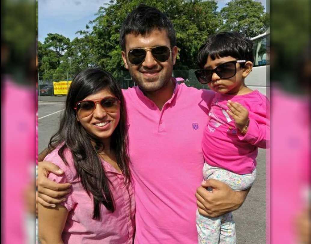 পরিবারের সঙ্গেও নিখিলের বন্ধন খুবই দৃঢ়। ভাই-বোনেদের সঙ্গে সোশ্যাল মিডিয়ায় একাধিক ছবি শেয়ার করেন তিনি।