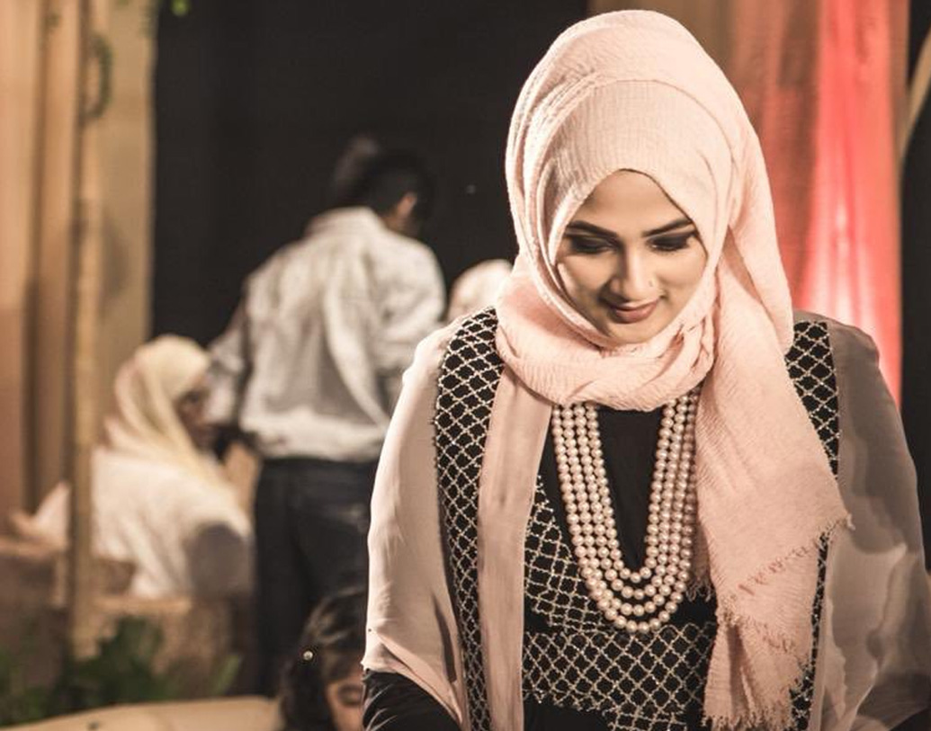 পরবর্তীতে যদিও আয়েষা তামিমের প্রস্তাবে সম্মতি দেন। চুটিয়ে প্রেম করার সময় খুব কম ছিল না তাঁদের। কিন্তু বেশিটাই ছিল লং ডিস্ট্যান্স!