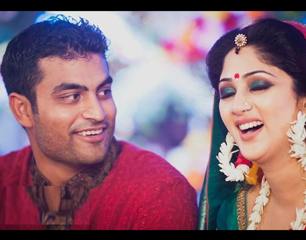 সোশ্যাল মিডিয়াতেও বেশ সক্রিয় আয়েষা। তাঁর প্রায় এক লক্ষের কাছাকাছি ফলোয়ার রয়েছে।