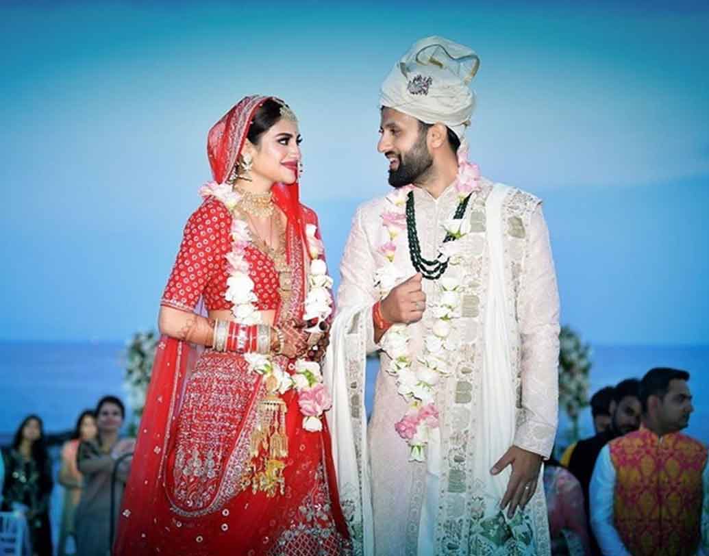 ‘টুওয়ার্ডস আ হ্যাপিলি এভার আফটার উইথ নিখিল জৈন’— বিয়ের প্রথম ছবি শেয়ার করে সোশ্যাল ওয়ালে এমনটাই লিখলেন নুসরত।