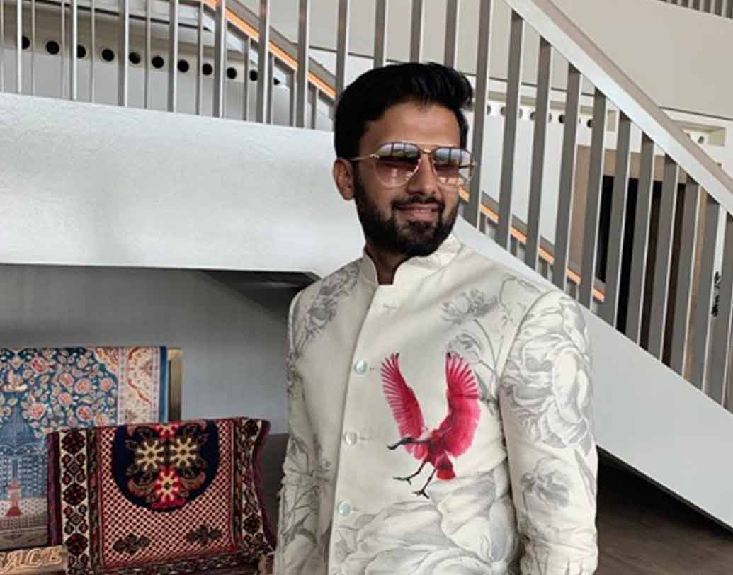 দেশে ফিরে ২৫ জুনের পরে আইনি মতে বিয়ে সারবেন নুসরত-নিখিল। এক-একটি অনুষ্ঠানের জন্য থিম অনুযায়ী পোশাক বেছেছিলেন নিখিল-নুসরত।