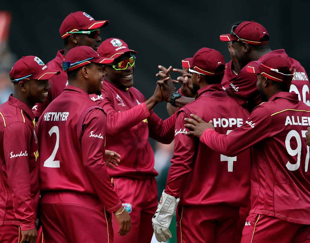 ওয়েস্ট ইন্ডিজ- ক্লাইভ লয়েড থেকে ক্রিস গেল, ক্রিকেটে এন্টারটেনমেন্ট বলতে প্রথমেই মনে পড়ে ক্যারিবিয়ানদের কথা। বিশ্বকাপে ৭৭টি ম্যাচের মধ্যে ৪২টি ম্যাচ জিতেছে তাঁরা। চলতি বিশ্বকাপে এখনও তেমন ছাপ না ফেলতে পারলেও যে কোনও টিমকে হারাবার ক্ষমতা রাখেন হোল্ডার, রাসেলরা।