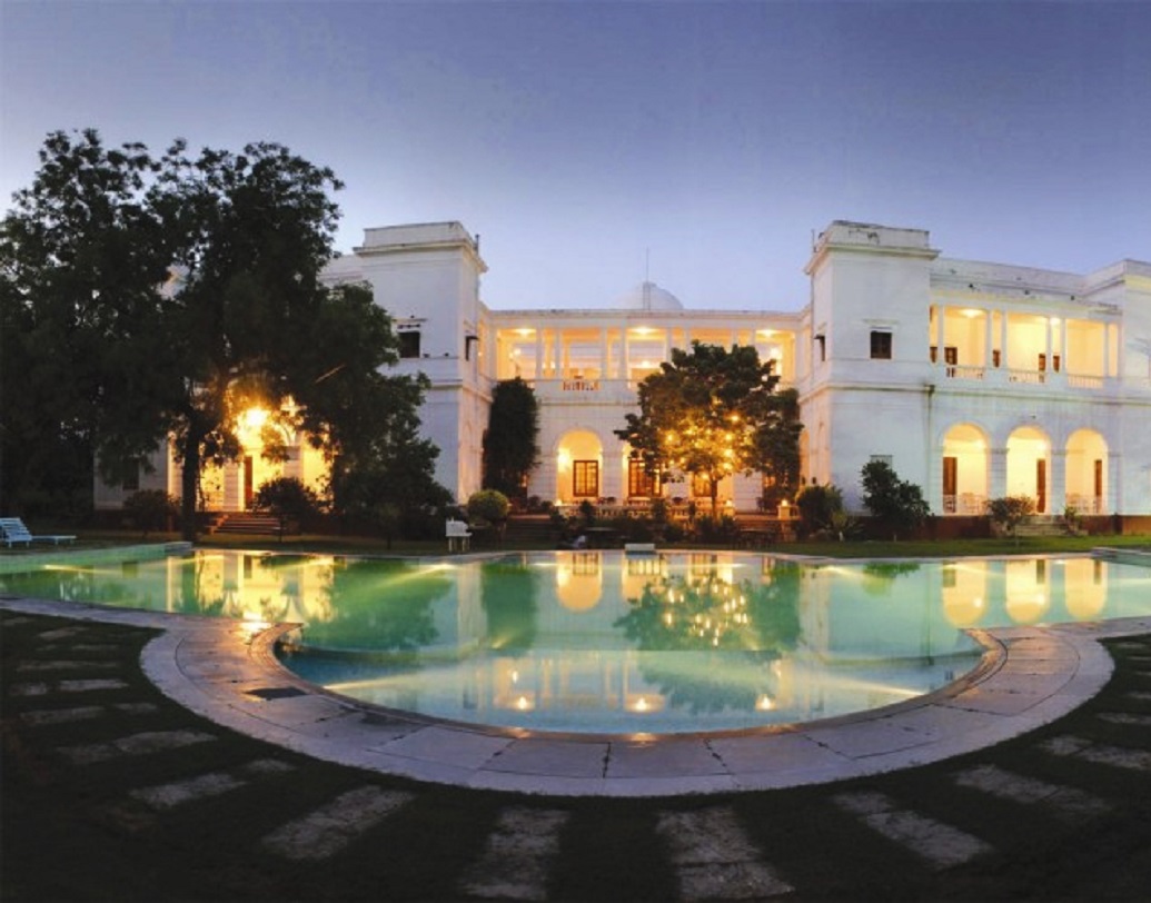 চোখ ধাঁধানো এই প্রাসাদটি যে কোন পাঁচতারা হোটেলকেও  সহজেই হার মানাবে।