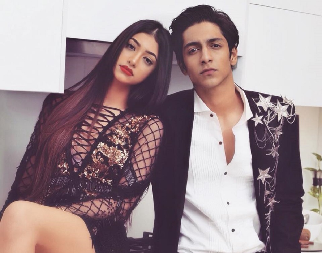 আলান্যার ভাই আহানও ইন্টারনেট সেনসেশন। ইনস্টাগ্রামেও জনপ্রিয় তিনি। ভবিষ্যতে অভিনেতা হওয়ার স্বপ্ন দেখেন।