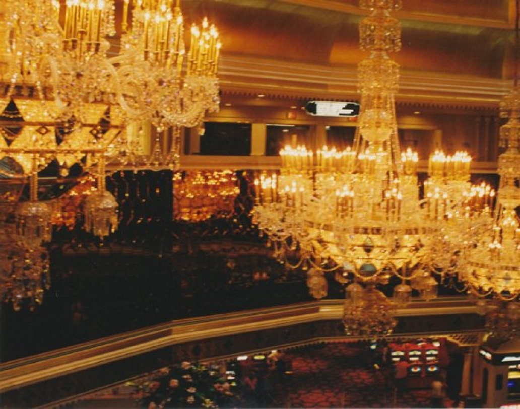 সব মিলিয়ে অবশেষে ২০১৬-র অক্টোবরে পাকাপাকি ভাবে বন্ধ হয়ে যায় এই ‘তাজমহল’। পরে যদিও এই রিসর্ট খোলে, তবে তার নাম যায় বদলে।