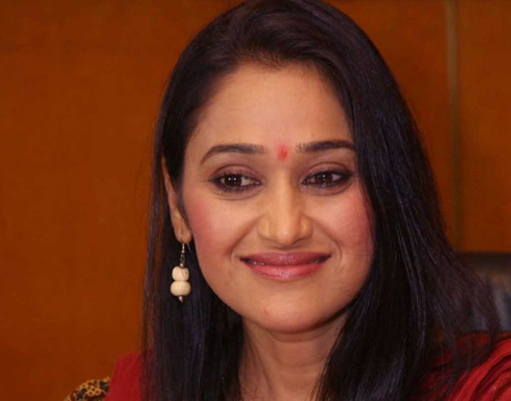 ২০০৯ এবং ২০১০-এ ‘তারক মেহতা কা উল্টা চশমা’য় কমিক চরিত্রে অভিনয়ের জন্য টেলিভিশনে শ্রেষ্ঠত্বের স্বীকৃতি পেয়েছিলেন দিশা।