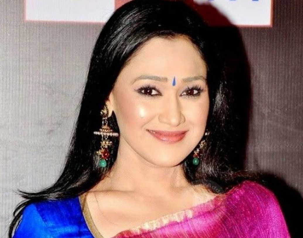 ২০১৫-এর নভেম্বরে মুম্বইয়ে পেশায় চার্টার্ড অ্যাকাউন্ট্যাট ময়ূর পাদিয়াকে বিয়ে করেন দিশা।