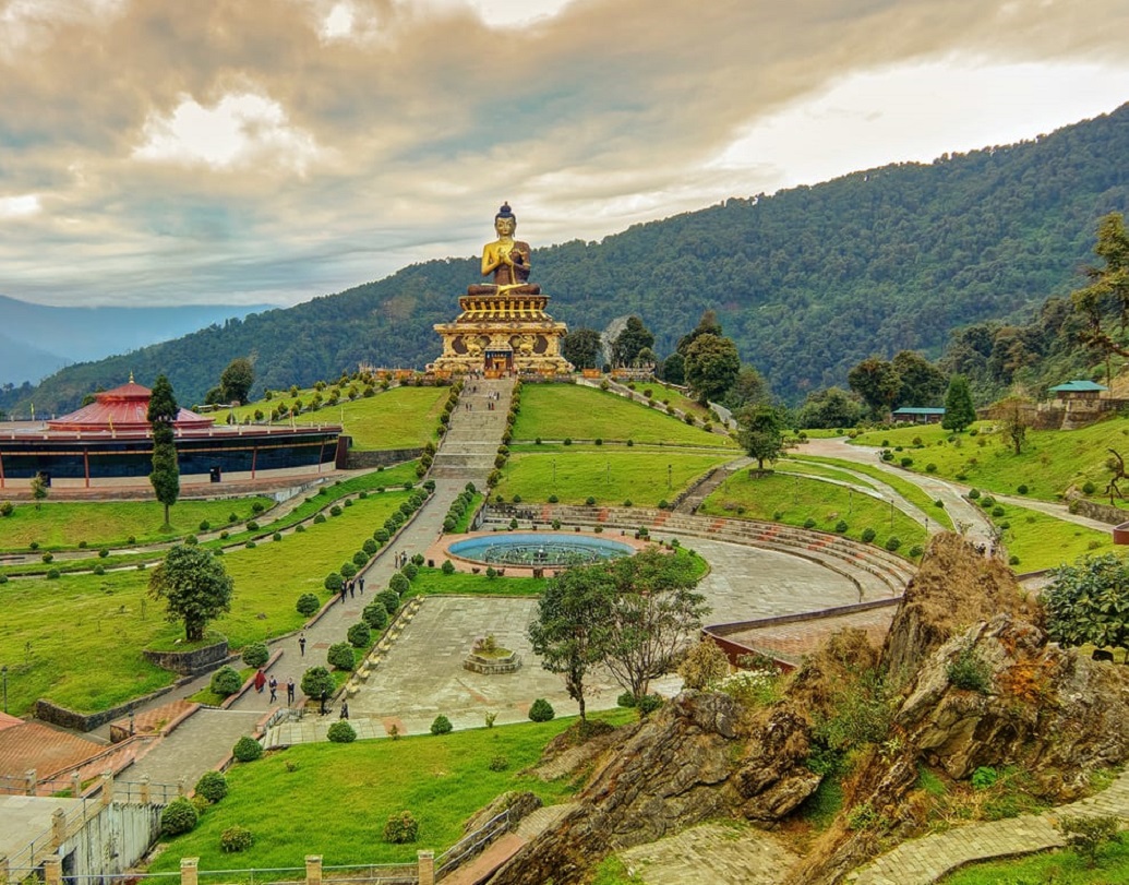 ভারতের মতো জনবহুল দেশে যেখানে দূষণের পরিমাণ মাত্রা ছাড়িয়েছে বহু আগেই, রাসায়নিক পদ্ধতিতে চাষবাদের ফলে নানা ধরনের রোগ বাসা বাঁধছে শরীরে সেখানে সিকিমের অর্গ্যানিক মডেল বাকি রাজ্যগুলোর কাছেও মাইলস্টোন বলা যেতেই পারে।