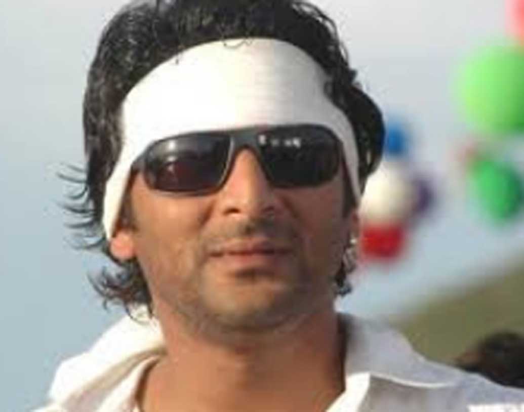 এর পর একে একে ‘বেতাবি’, ‘মেরে দো আনমোল রতন’, ‘হিরো হিন্দুস্তানি’, ‘হোগি প্যায়ার কি জিত’, ‘মুঝে মেরি বিবি সে বাঁচাও’-এর মতো একের পর এক জনপ্রিয় ছবিতে অভিনয় করেন আরশাদ।