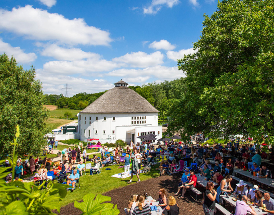 বরোদা: মিশাগানের ব্যারিয়েন কাউন্টির একটি গ্রাম। ২০১০-এর জনগণনা অনুযায়ী লোকসংখ্যা ৮৭৩। মাইকেল হাউজার নামে এক ব্যক্তি গড়ে তোলেন গ্রামটি।