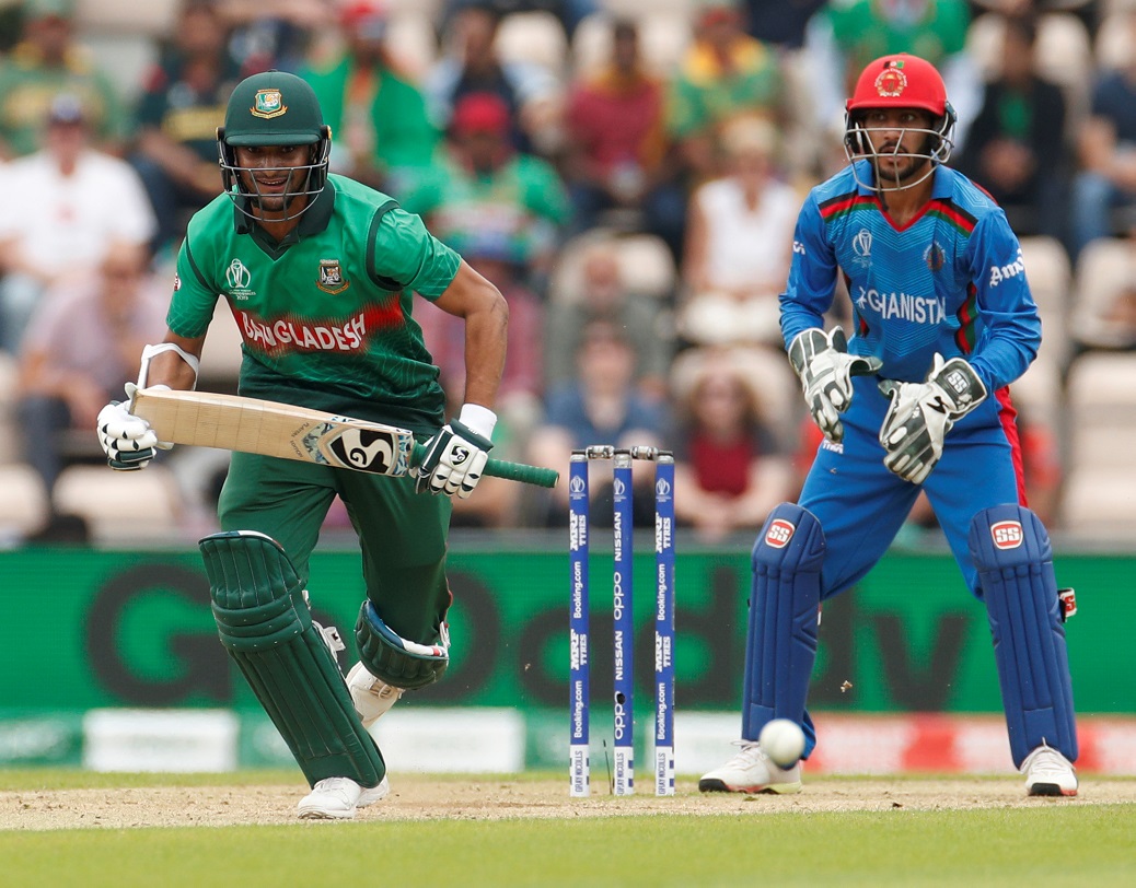 ৬৯ বলে ৫১ রানের ইনিংস শাকিব উল হাসানকে পৌঁছে দেয় এই বিশ্বকাপে রান সংগ্রহ তালিকার শীর্ষে। শুধু তাই নয়, এই ইনিংস বাংলাদেশকে সাহায্য করে বাংলাদেশের মিডল অর্ডারের ওপর থেকে চাপ সরিয়ে দিতে। প্রথম বাংলাদেশি ব্যাটসম্যান হিসেবে তিনি বিশ্বকাপে ১০০০ রানের মাইল ফলক টপকে যান।