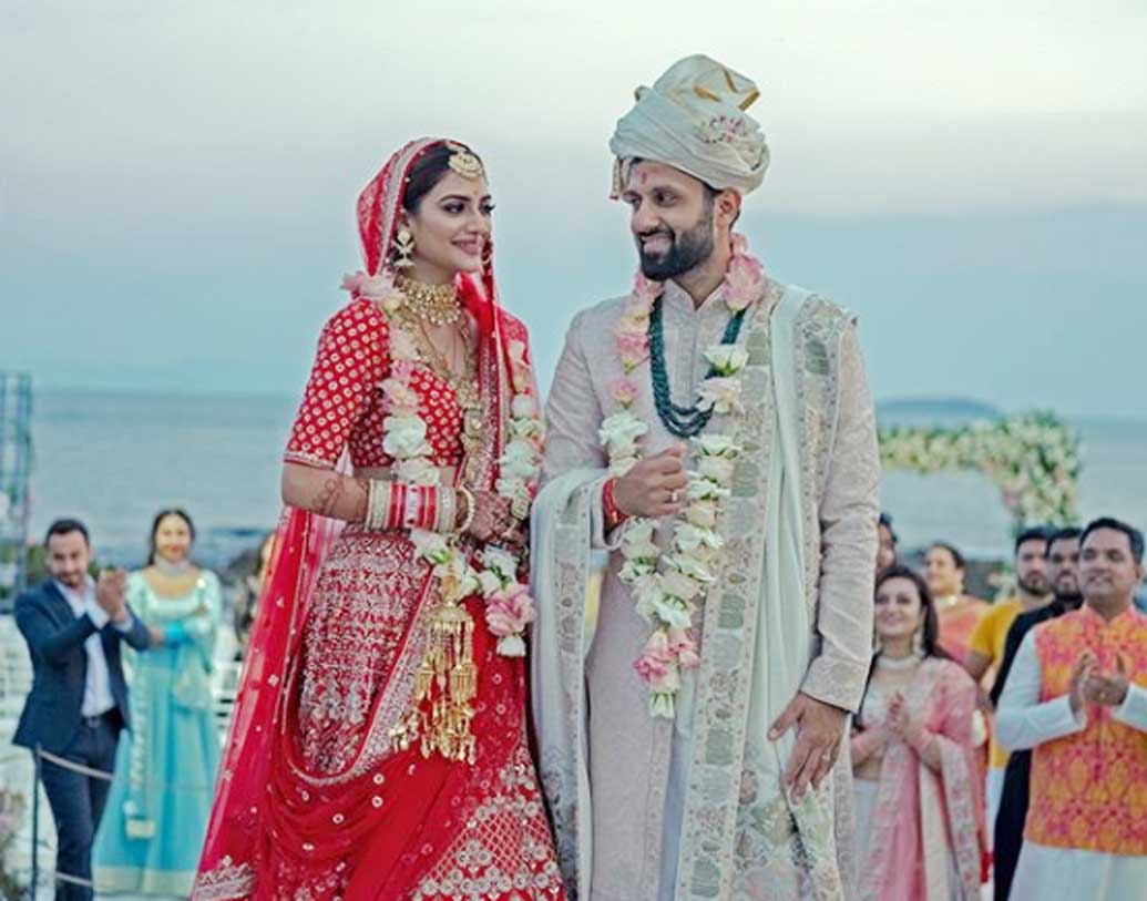 বিয়ের পর এখনও যেন স্বপ্নের রাজ্যে রয়েছেন নুসরত। নব দম্পতিকে ঘিরে আত্মীয়-বন্ধুদের অনুষ্ঠান এখনও চলছে। বাকি রয়েছে কলকাতার রিসেপশনও।