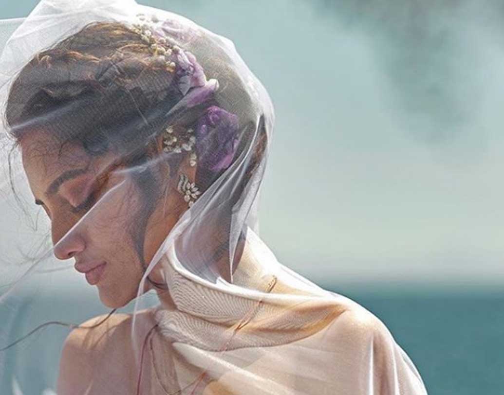 নুসরত জয়ী হয়েছেন বসিরহাট লোকসভা কেন্দ্র থেকে। তাঁর বিয়ের সময় সেখানকার রাজনৈতিক পরিস্থিতি উত্তপ্ত হয়ে ওঠে। শোনা যাচ্ছে, দিল্লি থেকে ফিরে বসিরহাট যাবেন নুসরত।